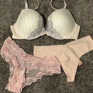 Victoria’s Secret Body Bra